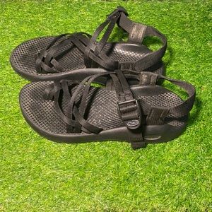 Black Chacos w/ Toe Strap